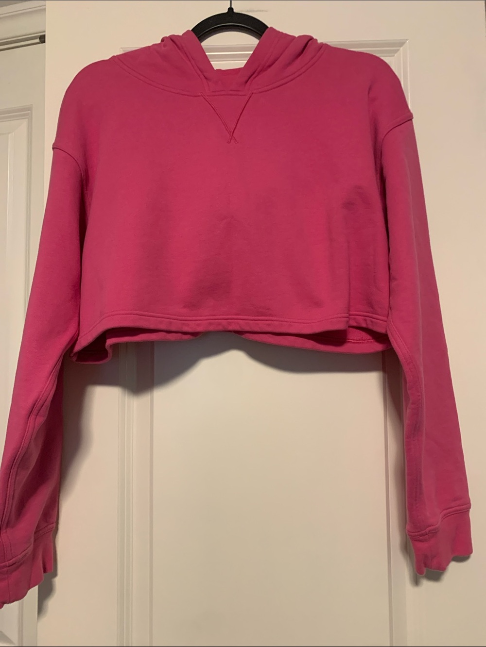 lululemon All Yours Cropped Hoodie Sonic Pink
Sz 10, Excellent Condition